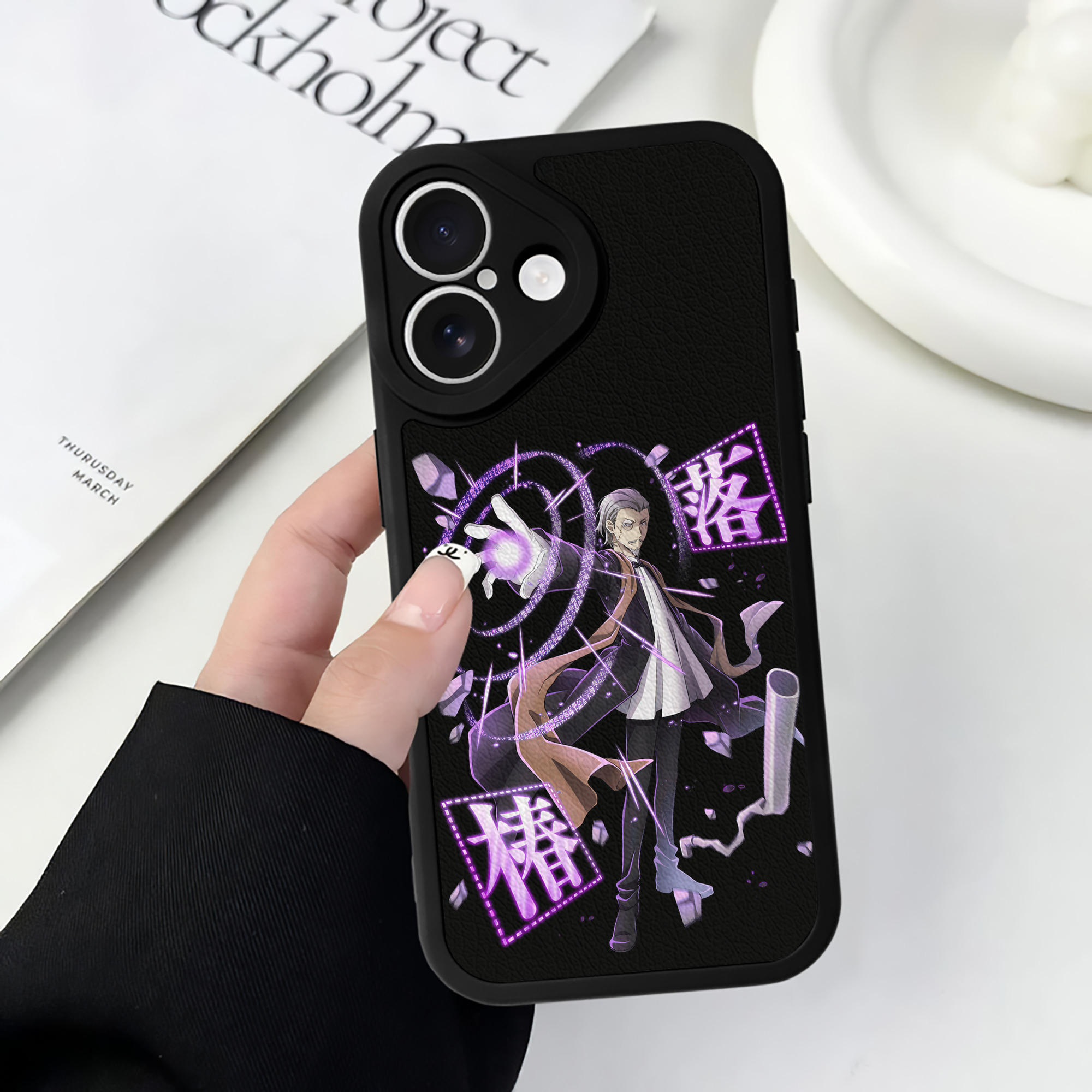 （画像用） 文豪ストレイドッグス Bungo Stray Dogs 【iPhone 16シリーズ対応】シリコンスマホケース（レザー調） 材質：シリコン